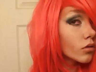 Fucker MILF ਨੂੰ ਵਿਸ਼ਾਲ ਗੋਲ ਛਾਤੀਆਂ ਨਾਲ ਬਾਹਰੀ ਕੁੱਕੜ ਦੀ ਸਵਾਰੀ ਦਿੰਦਾ ਹੈ